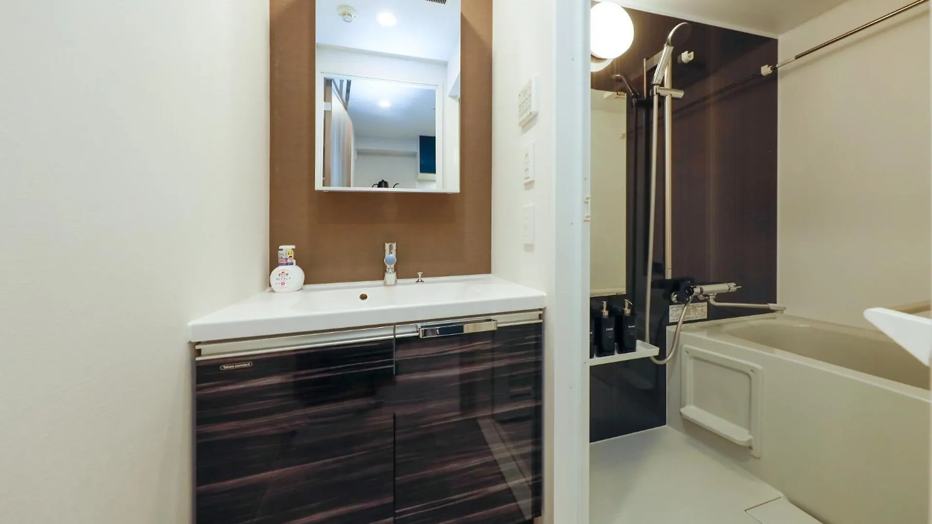 Apartment Seaside Tamachi 202,302,402,502,602,702 - Vacation Stay 44313V Tokyo
